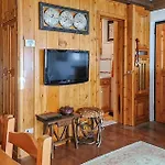 Dom wakacyjny 3 Bedroom Lovely In *