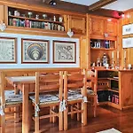 3 Bedroom Lovely In * Dolonne