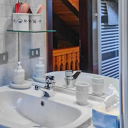 Holiday home 3 Bedroom Cozy In Dolonne