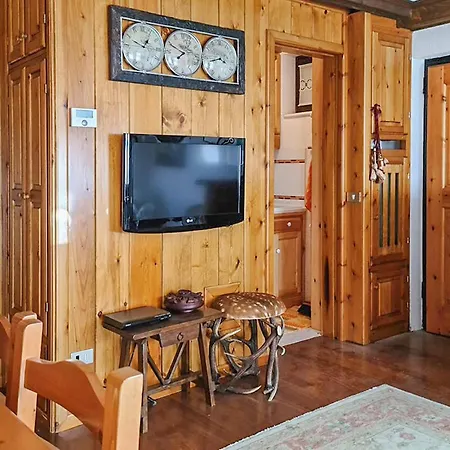 Σπίτι διακοπών 3 Bedroom Lovely In *
