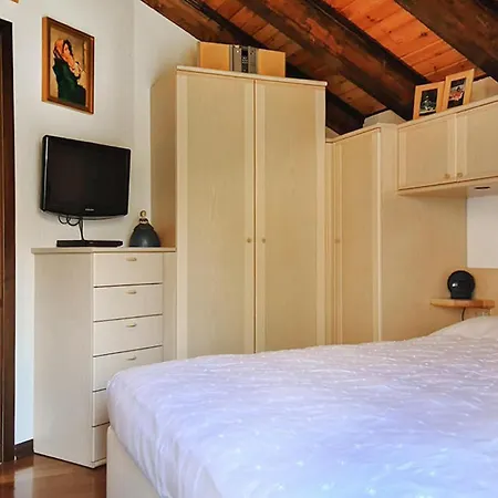 3 Bedroom Cozy In Holiday home Dolonne